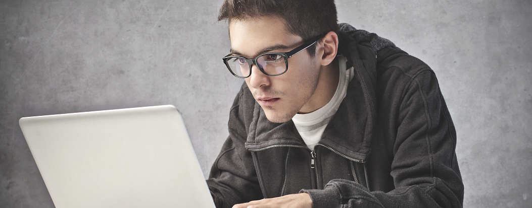 Мифы и легенды современности: «Лаборатория Касперского» изучила, как изменились цифровые суеверия россиян